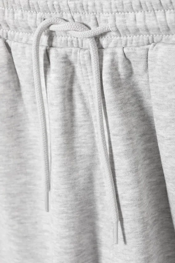 Pantalones de chándal estándar – Gris claro Pantalones de chándal estándar – Gris claro