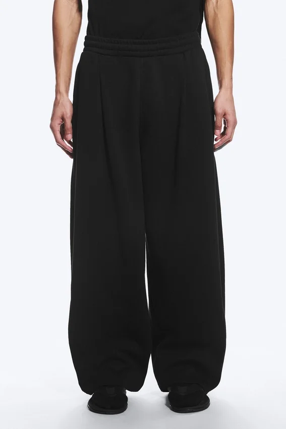Pantalones de chándal holgados con pliegues – Negro oscuro Pantalones de chándal holgados con pliegues – Negro oscuro