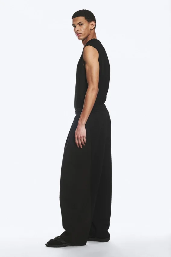 Pantalones de chándal holgados con pliegues – Negro oscuro Pantalones de chándal holgados con pliegues – Negro oscuro
