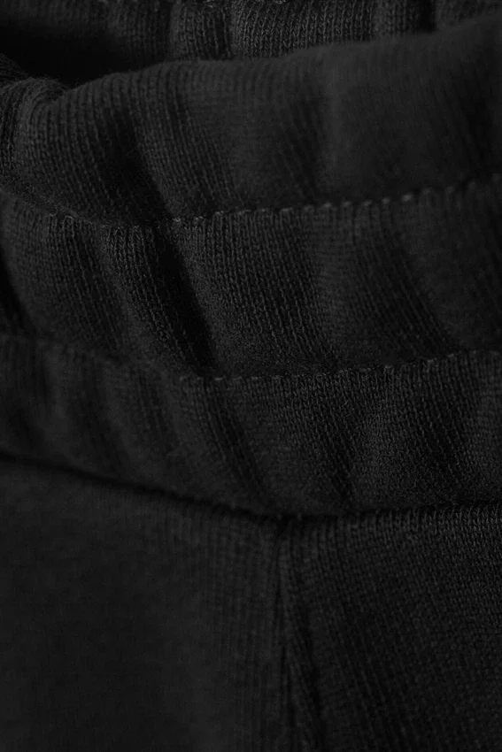 Pantalones de chándal holgados de estilo skater con entrepierna baja – Negro Pantalones de chándal holgados de estilo skater con entrepierna baja – Negro