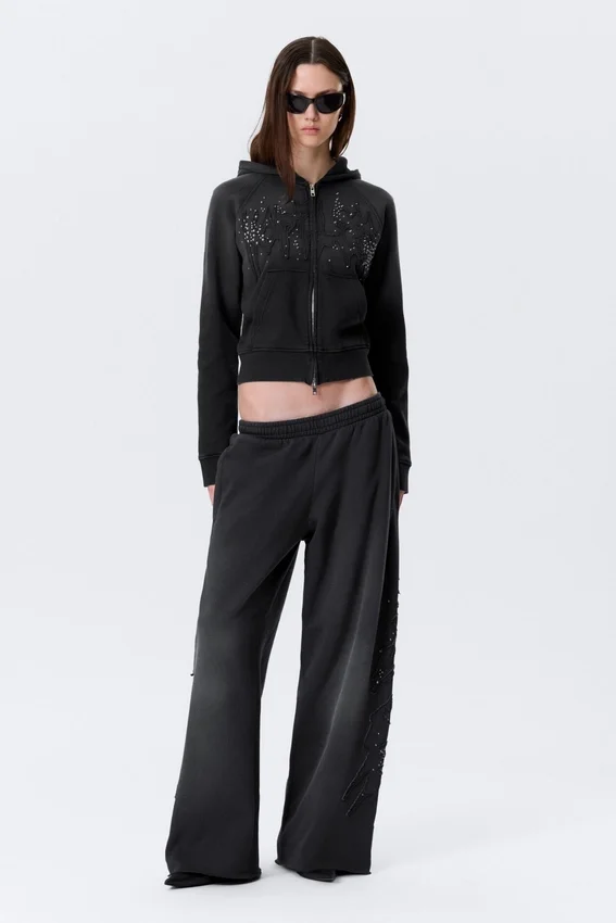 Pantalones de chándal holgados de talle medio con estampados y tachuelas – Negro con tachuelas Pantalones de chándal holgados de talle medio con estampados y tachuelas – Negro con tachuelas