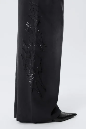 Pantalones de chándal holgados de talle medio con estampados y tachuelas – Negro con tachuelas