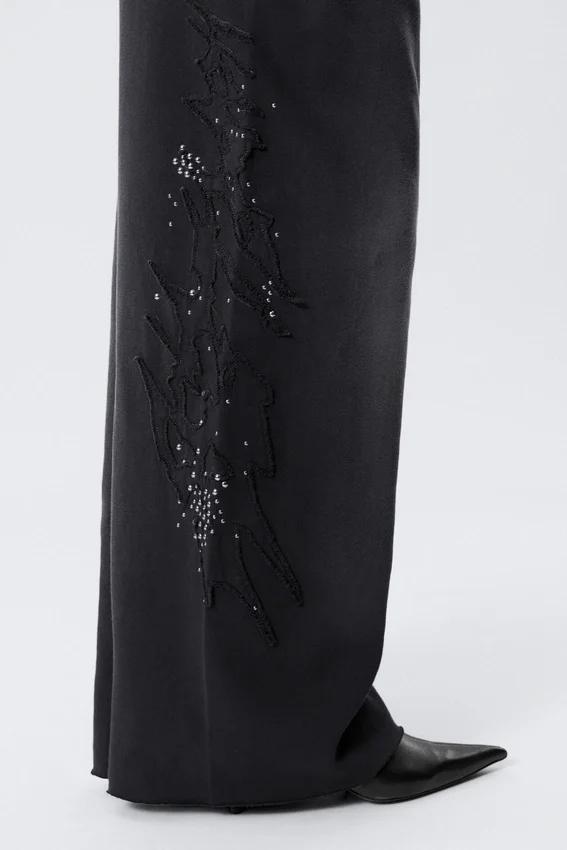 Pantalones de chándal holgados de talle medio con estampados y tachuelas – Negro con tachuelas Pantalones de chándal holgados de talle medio con estampados y tachuelas – Negro con tachuelas