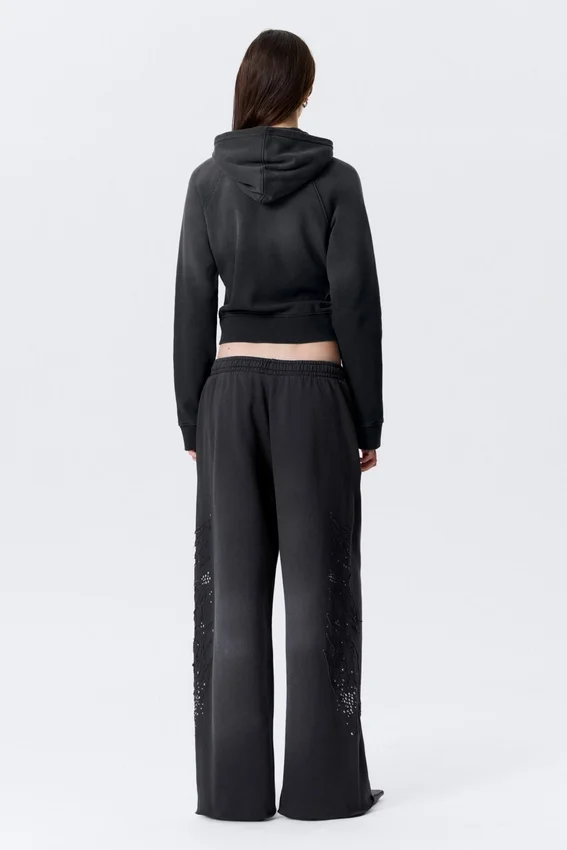 Pantalones de chándal holgados de talle medio con estampados y tachuelas – Negro con tachuelas Pantalones de chándal holgados de talle medio con estampados y tachuelas – Negro con tachuelas
