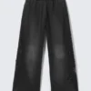 Pantalones de chándal holgados de talle medio con estampados y tachuelas – Negro con tachuelas Pantalones de chándal holgados de talle medio con estampados y tachuelas – Negro con tachuelas