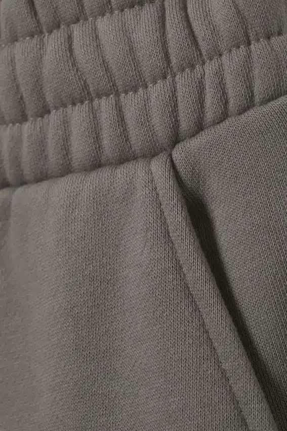 Pantalones de chándal holgados, largos y de peso grueso – Gris Pantalones de chándal holgados, largos y de peso grueso – Gris