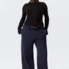 Pantalones de chándal holgados, largos y de tejido grueso – Azul oscuro Pantalones de chándal holgados, largos y de tejido grueso – Azul oscuro