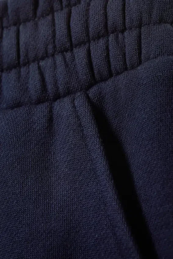 Pantalones de chándal holgados, largos y de tejido grueso – Azul oscuro Pantalones de chándal holgados, largos y de tejido grueso – Azul oscuro