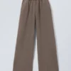Pantalones de chándal holgados, largos y de tejido grueso – Lavado oscuro Pantalones de chándal holgados, largos y de tejido grueso – Lavado oscuro