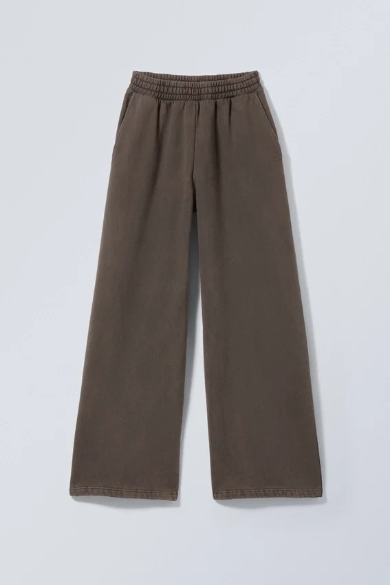 Pantalones de chándal holgados, largos y de tejido grueso – Marrón oscuro Pantalones de chándal holgados, largos y de tejido grueso – Marrón oscuro