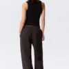 Pantalones de chándal holgados, largos y de tejido grueso – Marrón oscuro Pantalones de chándal holgados, largos y de tejido grueso – Marrón oscuro