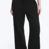 Pantalones de chándal holgados, largos y de tejido grueso – Negro Pantalones de chándal holgados, largos y de tejido grueso – Negro