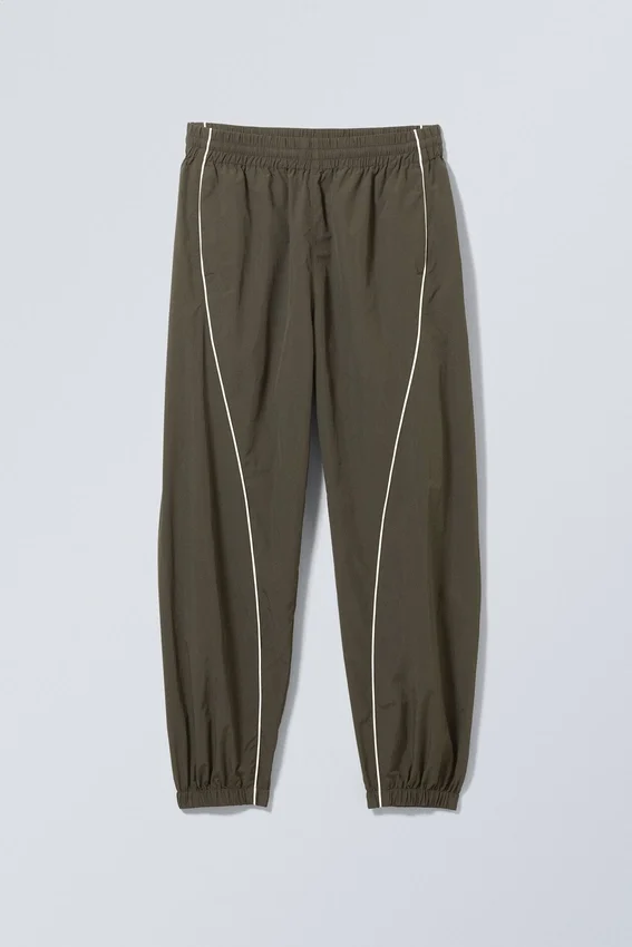 Pantalones de chándal Thomas – Verde caqui oscuro Pantalones de chándal Thomas – Verde caqui oscuro