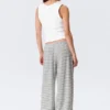 Pantalones de lyocell de talle medio, corte holgado y pierna ancha – Blanco – Rayas grises Pantalones de lyocell de talle medio, corte holgado y pierna ancha – Blanco – Rayas grises