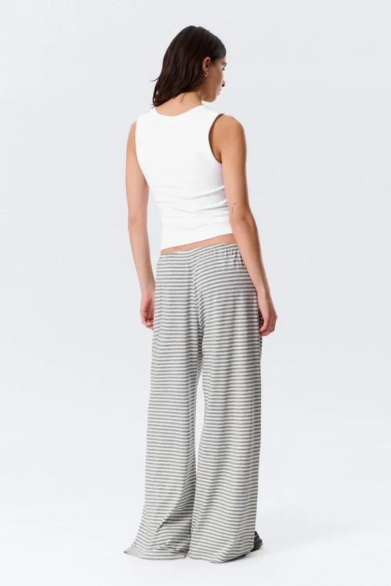 Pantalones de lyocell de talle medio, corte holgado y pierna ancha – Blanco – Rayas grises Pantalones de lyocell de talle medio, corte holgado y pierna ancha – Blanco – Rayas grises