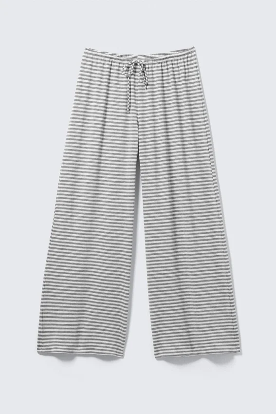 Pantalones de lyocell de talle medio, corte holgado y pierna ancha – Blanco – Rayas grises Pantalones de lyocell de talle medio, corte holgado y pierna ancha – Blanco – Rayas grises