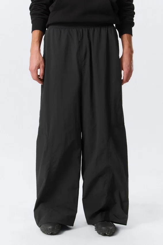 Pantalones de nailon de talle medio y corte holgado – Negro Pantalones de nailon de talle medio y corte holgado – Negro