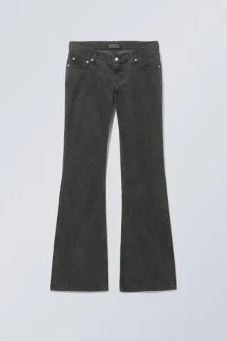 Pantalones de pana Nova de corte bootcut, talle bajo y corte ajustado – Negro oscuro