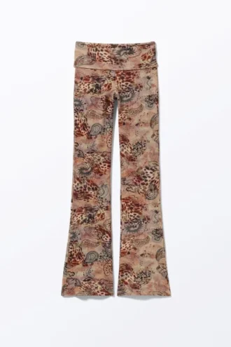 Pantalones de pijama acampanados de cintura baja con estampado – Rosa – Estampado de leopardo y cachemira