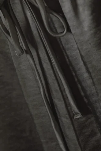 Pantalones de pijama de satén lavado – Gris oscuro lavado Pantalones de pijama de satén lavado – Gris oscuro lavado