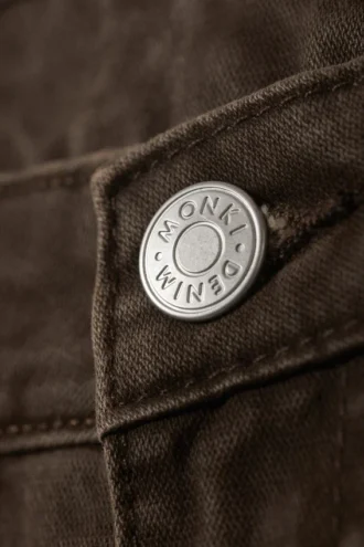 Pantalones de sarga con vuelta y talle bajo Spice – Marrón oscuro