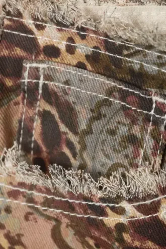 Pantalones de sarga de cintura baja con bordes deshilachados – Estampado de cachemira