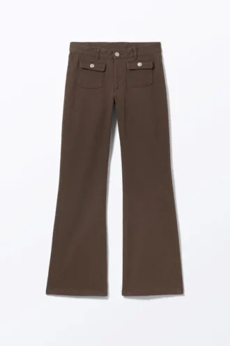 Pantalones de sarga de corte acampanado y cintura baja – Marrón oscuro