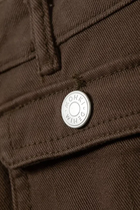 Pantalones de sarga de corte acampanado y cintura baja – Marrón oscuro Pantalones de sarga de corte acampanado y cintura baja – Marrón oscuro