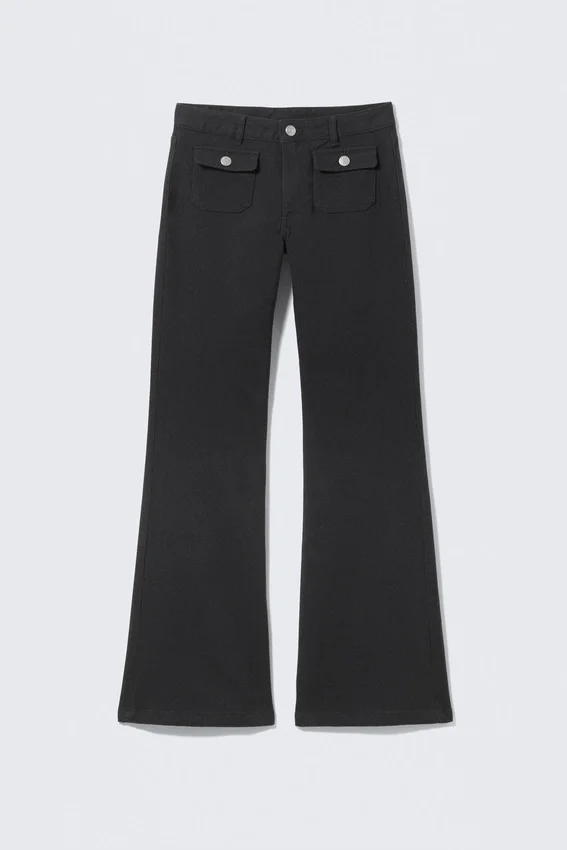 Pantalones de sarga de corte acampanado y cintura baja – Negro Pantalones de sarga de corte acampanado y cintura baja – Negro
