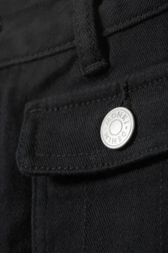 Pantalones de sarga de corte acampanado y cintura baja – Negro