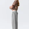 Pantalones de sarga de talle bajo con cintura plegada – Gris Pantalones de sarga de talle bajo con cintura plegada – Gris
