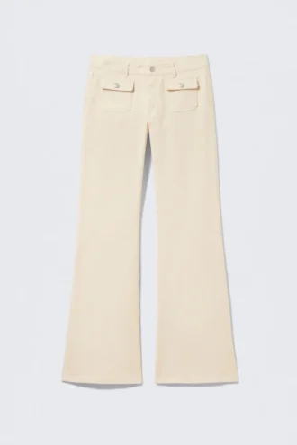 Pantalones de sarga de talle bajo y corte acampanado – Beige claro