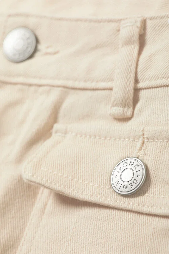 Pantalones de sarga de talle bajo y corte acampanado – Beige claro Pantalones de sarga de talle bajo y corte acampanado – Beige claro