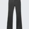 Pantalones de satén con cremallera en el bajo y pedrería, de talle bajo – Gris oscuro – Pedrería Pantalones de satén con cremallera en el bajo y pedrería, de talle bajo – Gris oscuro – Pedrería
