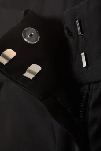 Pantalones de satén de talle bajo con cremallera en el bajo – Negro