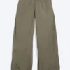 Pantalones de talle bajo con elástico en la cintura, confeccionados en tejido ripstop – Verde caqui apagado Pantalones de talle bajo con elástico en la cintura, confeccionados en tejido ripstop – Verde caqui apagado