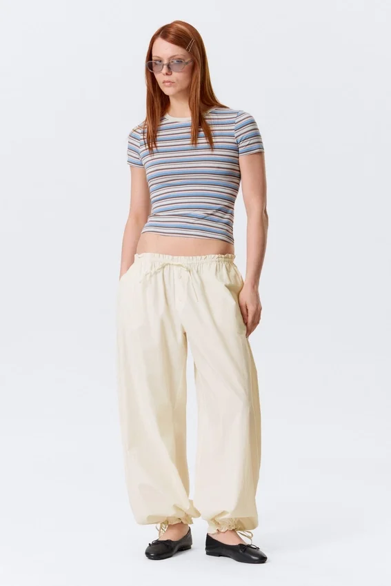 Pantalones de talle bajo con fruncidos y cordón – Blanco roto Pantalones de talle bajo con fruncidos y cordón – Blanco roto
