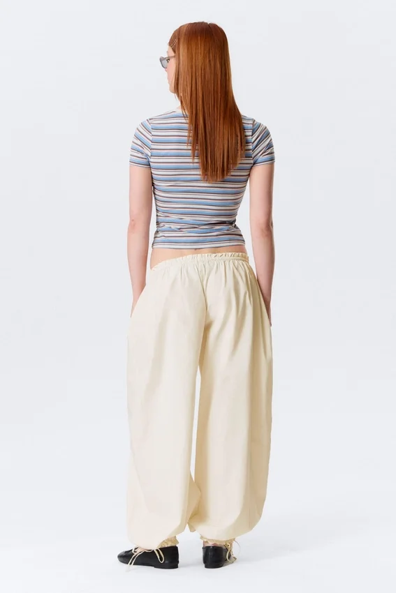 Pantalones de talle bajo con fruncidos y cordón – Blanco roto Pantalones de talle bajo con fruncidos y cordón – Blanco roto