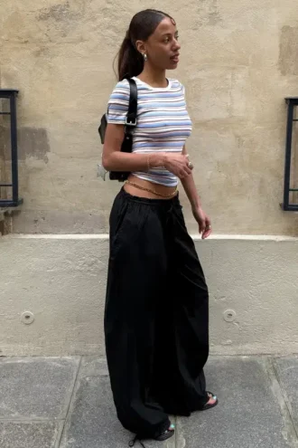 Pantalones de talle bajo con fruncidos y cordón – Negro
