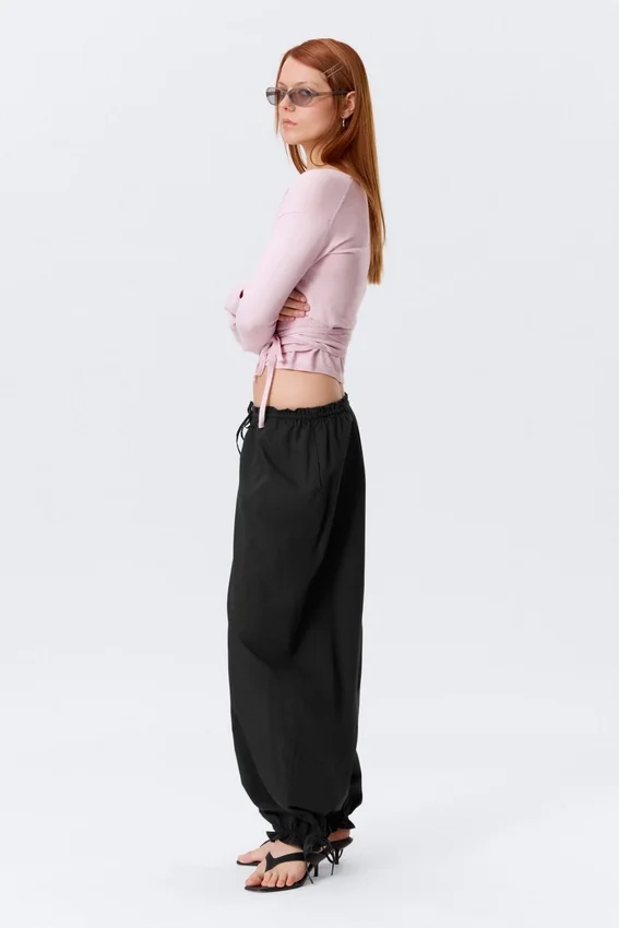 Pantalones de talle bajo con fruncidos y cordón – Negro Pantalones de talle bajo con fruncidos y cordón – Negro