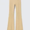 Pantalones de talle bajo, corte ajustado y pernera acampanada – Beige Pantalones de talle bajo, corte ajustado y pernera acampanada – Beige