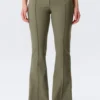 Pantalones de talle bajo, corte ajustado y pernera acampanada – Verde caqui oscuro Pantalones de talle bajo, corte ajustado y pernera acampanada – Verde caqui oscuro