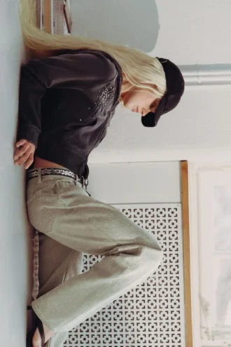 Pantalones de talle bajo, corte holgado y acampanado – Light Mole