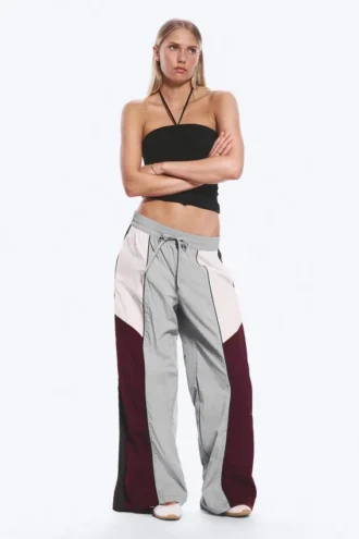 Pantalones de talle bajo y pierna ancha con bloques de color – Gris/Rosa/Rojo