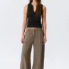 Pantalones de talle bajo y pierna ancha con efecto arrugado – Beige Pantalones de talle bajo y pierna ancha con efecto arrugado – Beige