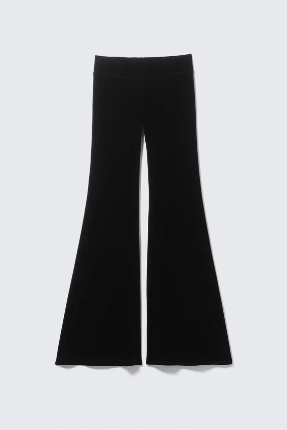 Pantalones de terciopelo de malla acampanados de talle bajo – Negro Pantalones de terciopelo de malla acampanados de talle bajo – Negro