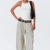 Pantalones de tiro bajo y pierna ancha con pliegues – Gris claro Pantalones de tiro bajo y pierna ancha con pliegues – Gris claro
