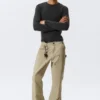Pantalones de trabajo acampanados Gia F – Beige lavado Pantalones de trabajo acampanados Gia F – Beige lavado
