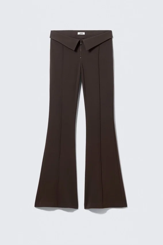 Pantalones de traje acampanados de talle bajo – Marrón oscuro Pantalones de traje acampanados de talle bajo – Marrón oscuro