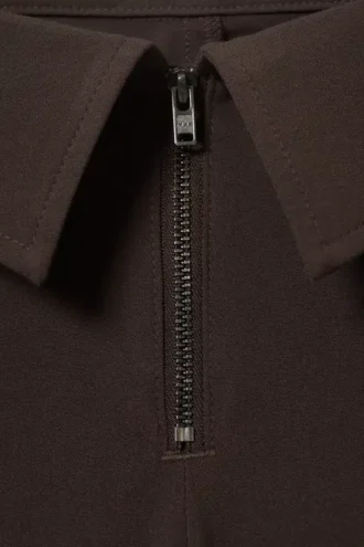 Pantalones de traje acampanados de talle bajo – Marrón oscuro